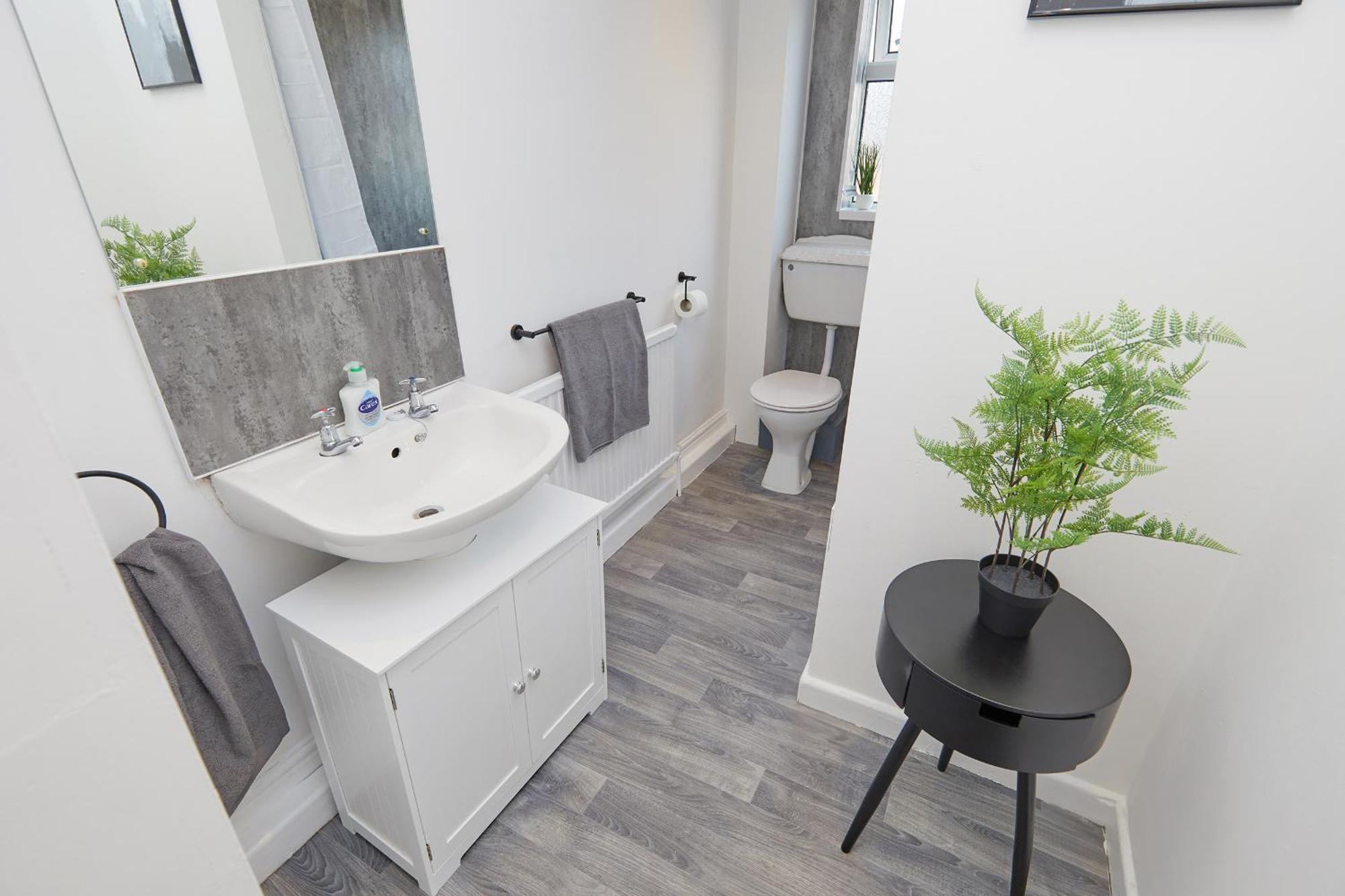 Your Sheffield Stays - Spacious 5 Bedroom House Room photo