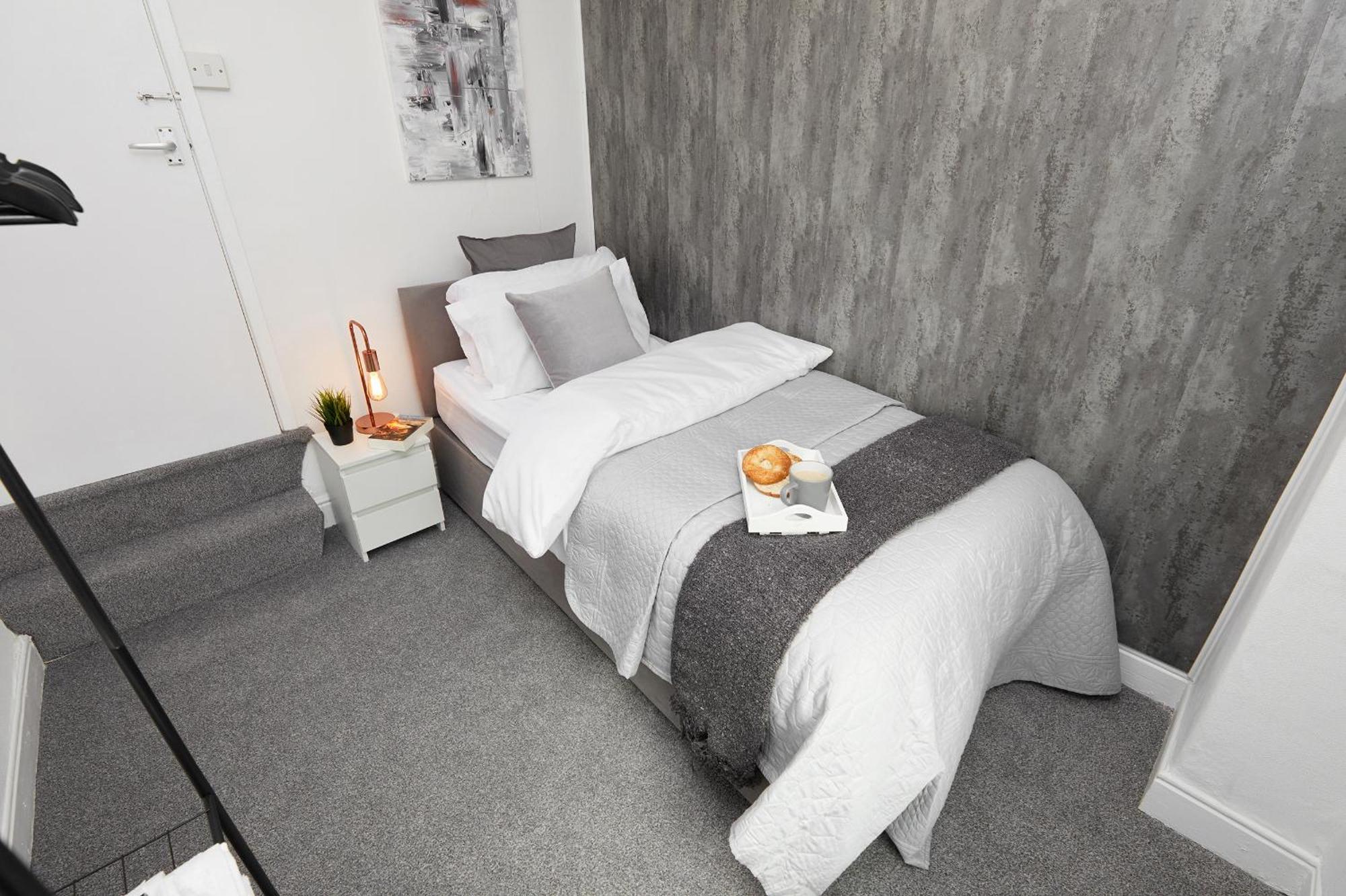 Your Sheffield Stays - Spacious 5 Bedroom House Room photo